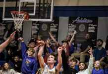 PREP BASKETBALL: Addison splits varsity matchups with Lynn