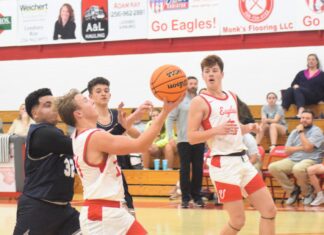 PREP BASKETBALL: Vinemont Eagles, Lady Eagles collect wins over St. Bernard