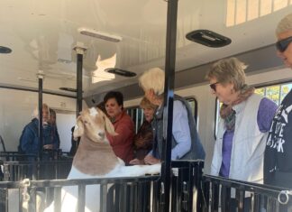 Locals embark on Farm-City Bus Tour