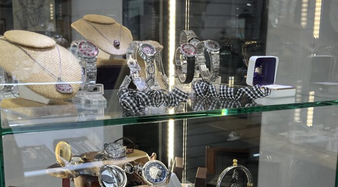 Gold Rush Jewelers opens in new location