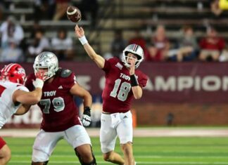 Troy runs win streak to 8, downs Louisiana on Senior Day