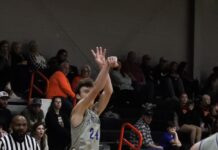 PREP BASKETBALL: Addison splits county matchups at Meek