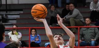 PREP BASKETBALL: Vinemont earns 65-48 win over Susan Moore, Lady Eagles fall 69-55