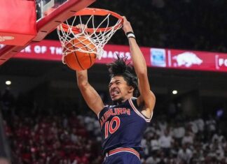 No. 25 Auburn makes history at Arkansas with 83-51 win in SEC opener