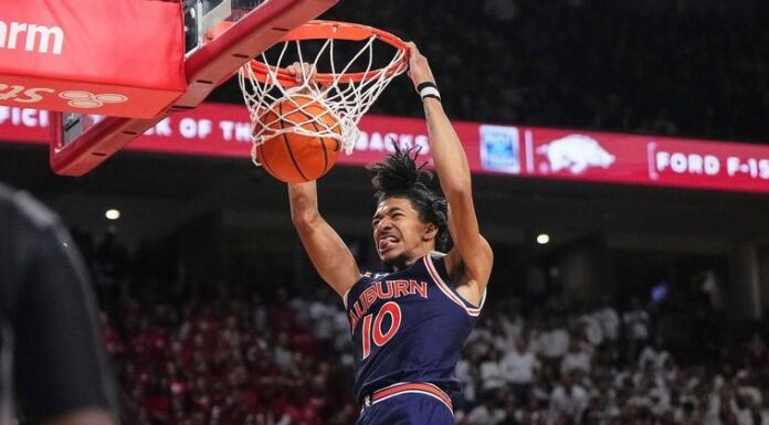 No. 25 Auburn makes history at Arkansas with 83-51 win in SEC opener