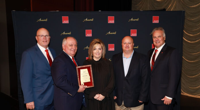Local Alfa agent Debra Sims wins statewide award
