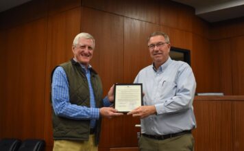 Cullman City Council recognizes retired Planning Commission Chairman Mike Voss