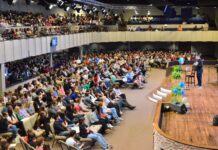 ‘I can’t think of a better event to show that the community cares about them’: Hilinski’s Hope speaks to Cullman County students