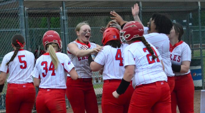 PREP SOFTBALL: Vinemont splits East Regional matchups with Hokes Bluff, Geraldine