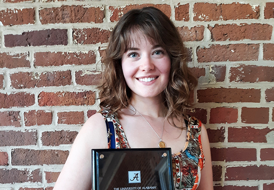 Lauren Agnello of Cullman receives UA Department of Art and Art History Outstanding Student Award