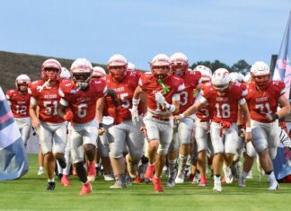 PREP FOOTBALL: Raiders remain unbeaten with 21-0 win at Cordova