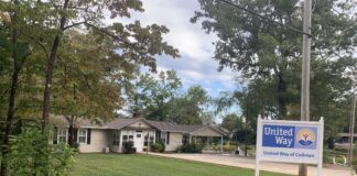 United Way cuts ribbon on new location