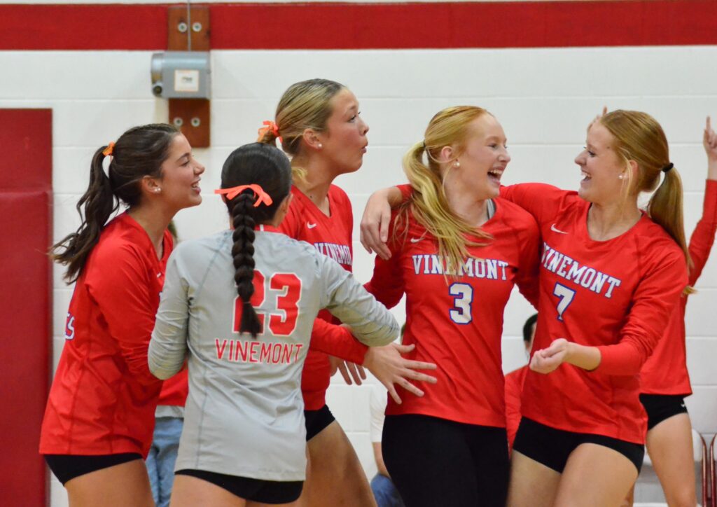 PREP VOLLEYBALL Vinemont downs Hanceville, Holly Pond to win area