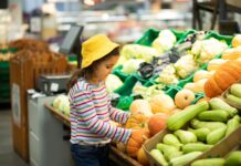 Seasonal shopping for fruits and vegetables