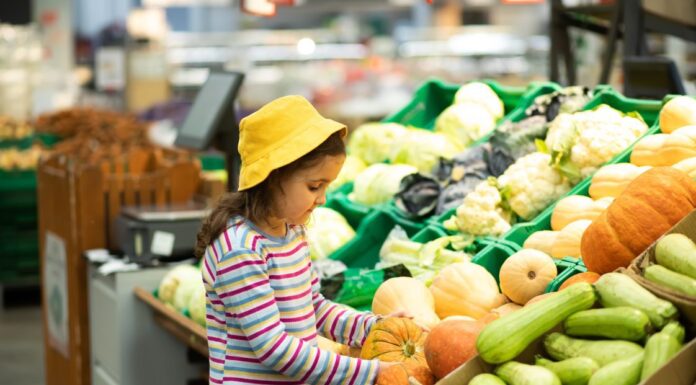 Seasonal shopping for fruits and vegetables