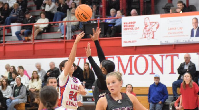 PREP BASKETBALL: Vinemont splits varsity matchups with West Point