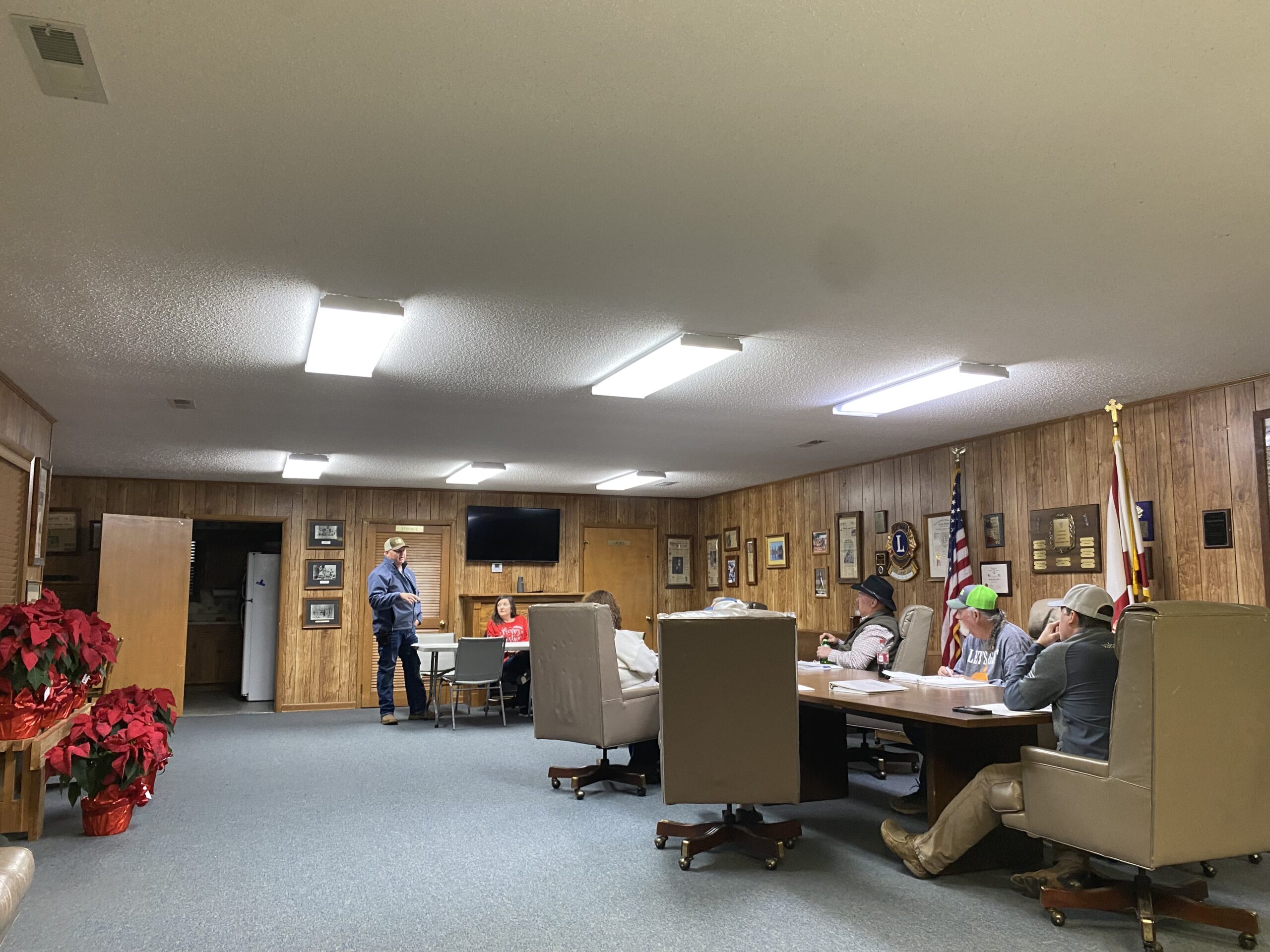 Fairview Council addresses alley, new park, Wesley Avenue parking