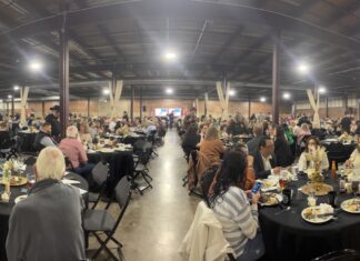 Rodeo dinner draws 700-plus; event this weekend