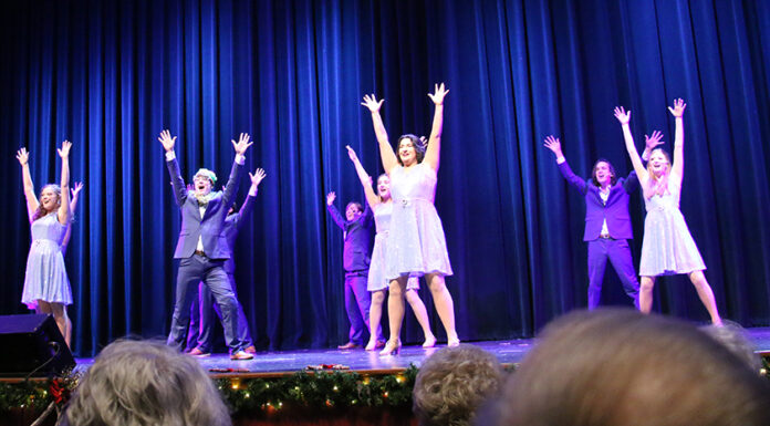 Wallace State Singers shine on professional stage at Country Tonite