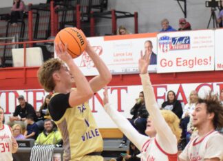PREP BASKETBALL: Hanceville earns 57-55 area win at Vinemont; Lady Eagles pull away to win 74-36