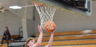 PREP BASKETBALL: Hanceville holds on to top Vinemont in area tournament 44-33