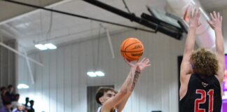 PREP BASKETBALL: Hanceville collects 61-56 win over Oak Grove, Lady Bulldogs dominate 2nd half to earn 64-27 win