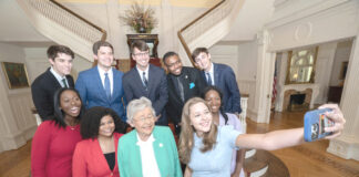 Ivey invites students to apply for 2025 Summer Internship Program