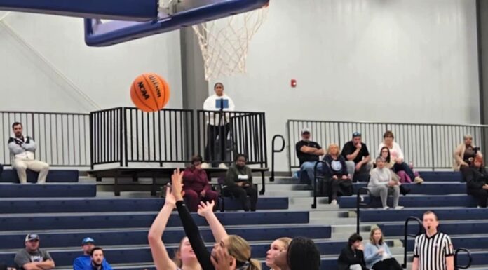 PREP BASKETBALL: Cold Springs splits varsity matchups with Dora