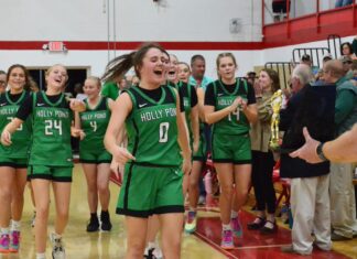 PREP BASKETBALL: Holly Pond topples Vinemont 54-42 to win area title
