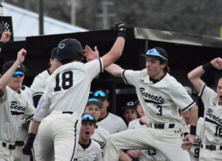 PREP BASEBALL: Bearcats split doubleheader with Hoover