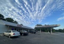 Whitlock’s General Store and Cafe: A Smith Lake staple