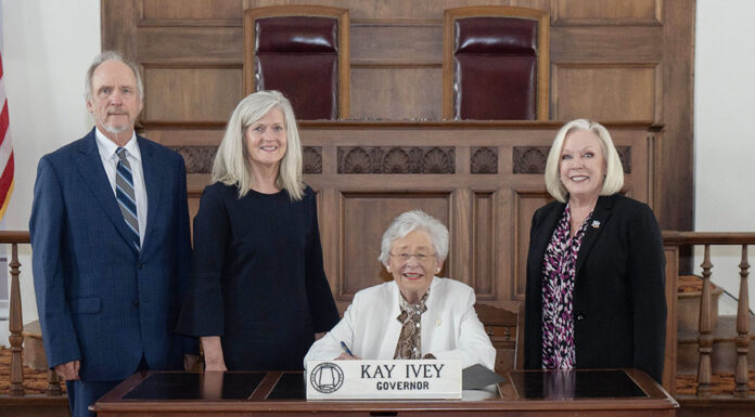 Ivey commends Wallace State as a Top 3 community college in the nation