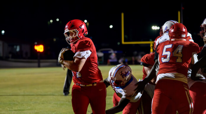 PREP FOOTBALL: Vinemont downs Midfield 37-16