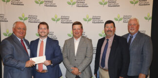 Troutman receives scholarship from Farmers Federation