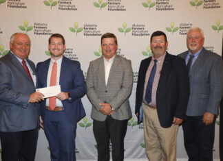 Troutman receives scholarship from Farmers Federation