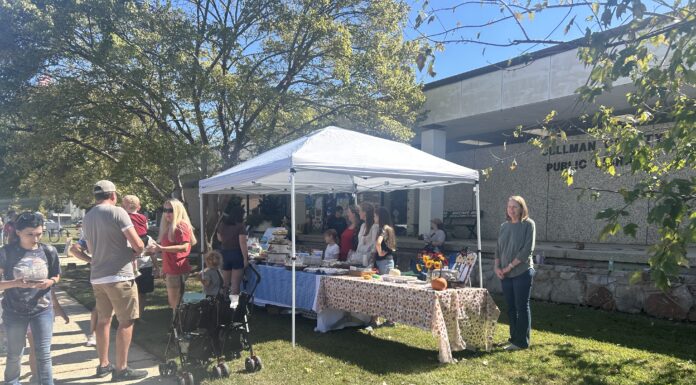 Library hosts ‘Picnic with a Purpose’