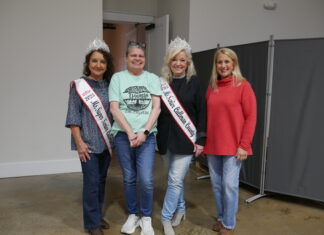 Flourish of Cullman hosts Friendsgiving