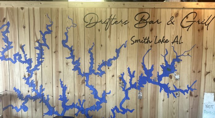 Restaurant Feature: Eat by the water at Drifters Bar & Grill