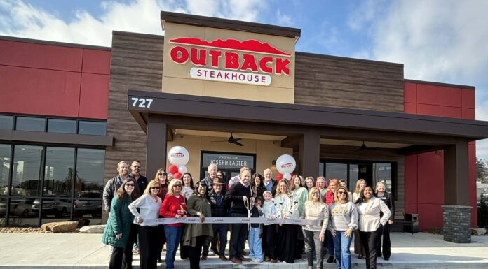 Outback opens in north Cullman The ribbon was cut on the brand-new Outback Steakhouse in north Cullman on Wednesday, Dec. 10, 2025. (Lauren Estes/The Cullman Tribune)