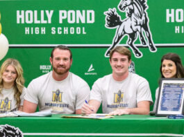 Holly Pond’s Allbright signs with Murray State Left to right are Lilly Allbright, Heath Allbright, Cade Allbright and BreAnn Allbright. (Katie Drummond/The Cullman Tribune)