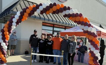 Honey Baked Ham holds grand opening