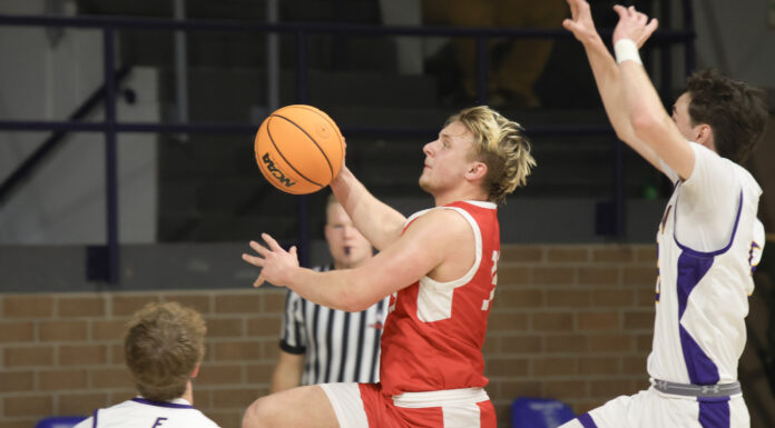 COUNTY TOURNAMENT: Slick passing, Marsh’s shooting the difference in no. 6 Vinemont’s 57-45 upset of no. 3 Fairview