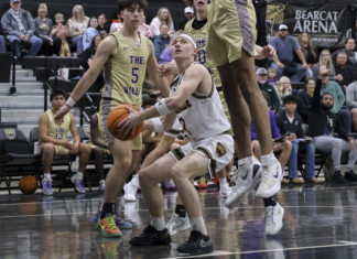 PREP BASKETBALL: Cullman celebrates senior night with a 62-30 rout of Hanceville
