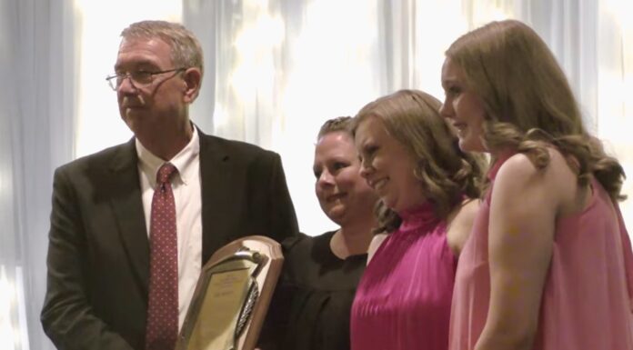 Life of service: Tim Scott honored with Lucille Galin Public Service Award