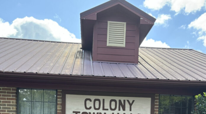 Colony council talks website, thanks clean-up volunteers