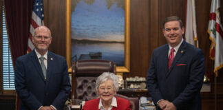 Ivey signs law opening classroom doors to Alabama veteransÂ