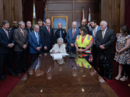 Ivey signs Alabama Work Zone Safety Act