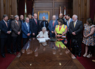 Ivey signs Alabama Work Zone Safety Act