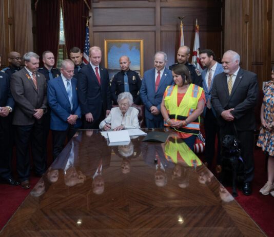 Ivey signs Alabama Work Zone Safety Act