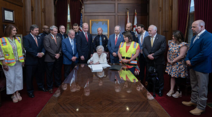 Ivey signs Alabama Work Zone Safety Act